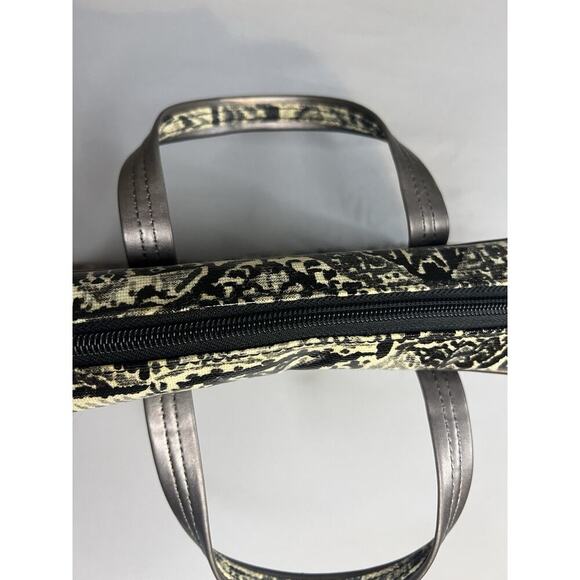 Sakroots Black & Cream Travel Case Hanging Toiletry Bag - Picture 10 of 10